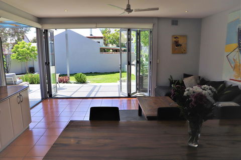 Fremantle Heritage Home For You To Enjoy! - Accommodation Port Hedland 11