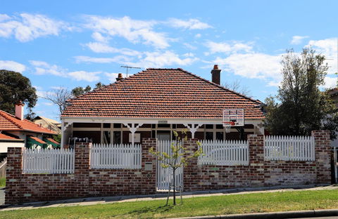 Fremantle Heritage Home For You To Enjoy! - Accommodation Port Hedland 0