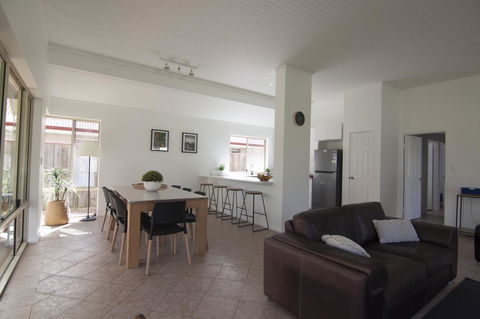 Stableford Cottage Holiday Home Dunsborough - Accommodation Port Hedland 4