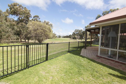 Stableford Cottage Holiday Home Dunsborough - Accommodation Port Hedland 7