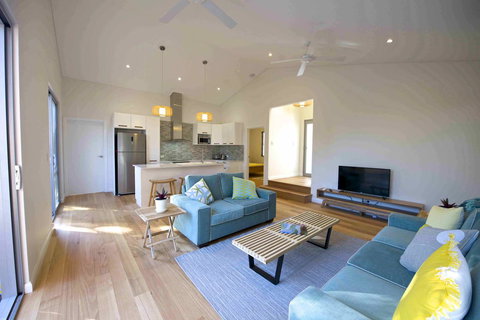 Sunny Blinco Street House - Accommodation Port Hedland 2