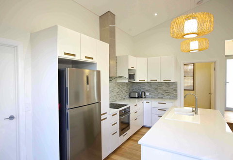 Sunny Blinco Street House - Accommodation Port Hedland 5