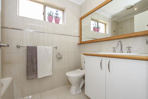 Leederville Townhouse - Accommodation Port Hedland 5