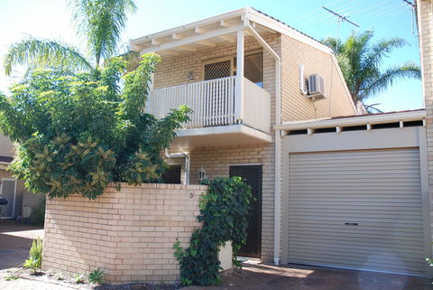 Leederville Townhouse - Accommodation Port Hedland 7