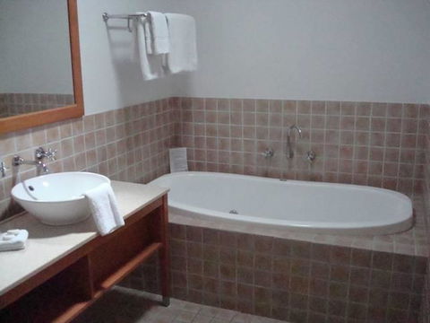 Presidential Bungalow - Accommodation Port Hedland 3