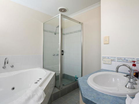 Cooper Street - Accommodation Port Hedland 14