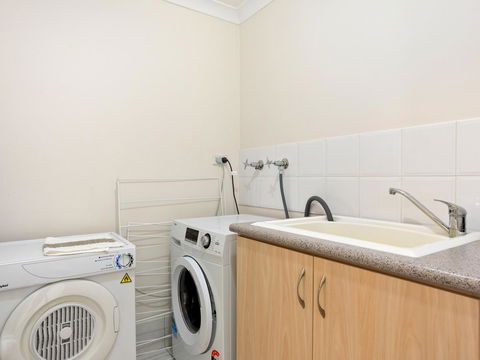 Cooper Street - Accommodation Port Hedland 36