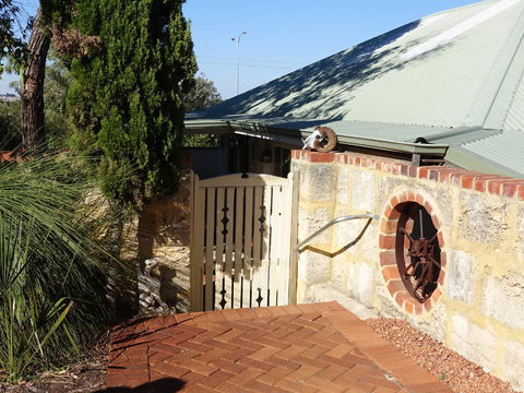 The Blacksmiths Cottage - Accommodation Port Hedland 20