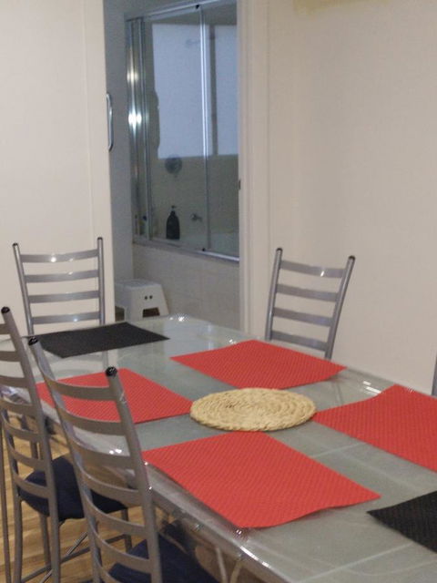 DIANELLA Budget Rooms Happy Place To Stay - Accommodation Port Hedland 27