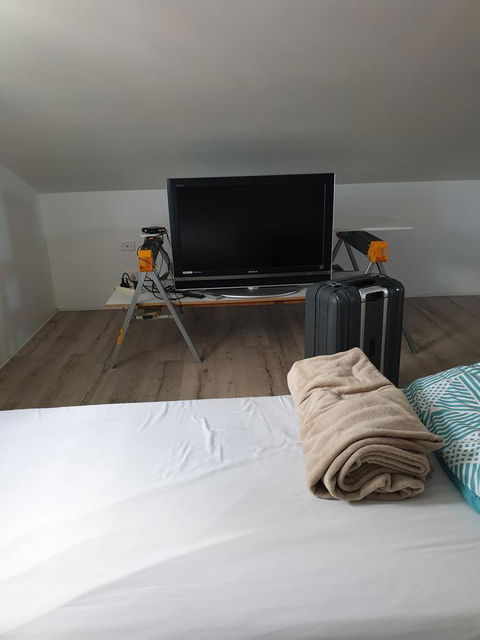 DIANELLA Budget Rooms Happy Place To Stay - Accommodation Port Hedland 6