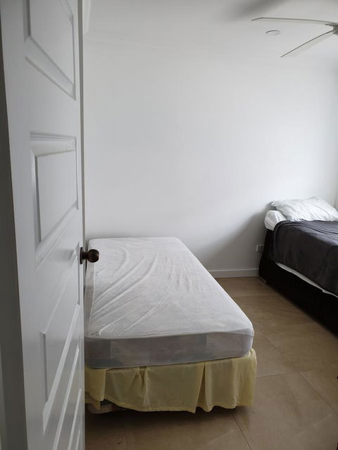 DIANELLA Budget Rooms Happy Place To Stay - Accommodation Port Hedland 1