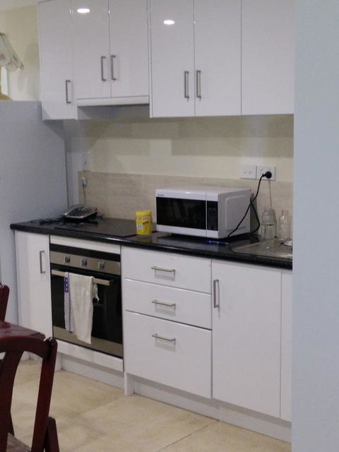 DIANELLA Budget Rooms Happy Place To Stay - Accommodation Port Hedland 25