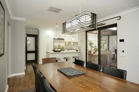 Marcus Villa Booragoon - Accommodation Port Hedland 13