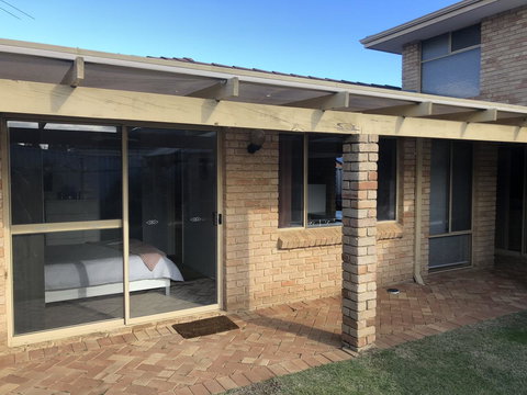 Dampier House Mullaloo-Perth - Accommodation Port Hedland 5