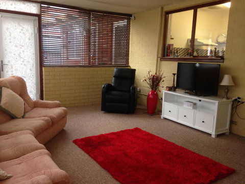 â˜… Stylish Family Home! â˜… - Accommodation Port Hedland 3