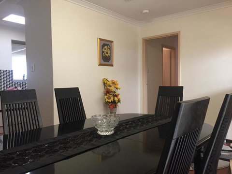 â˜… Stylish Family Home! â˜… - Accommodation Port Hedland 7
