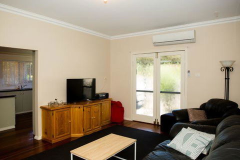 Yvonnes Rest Holiday Home - Accommodation Port Hedland 6