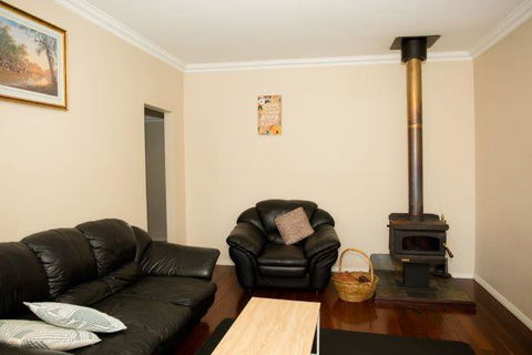 Yvonnes Rest Holiday Home - Accommodation Port Hedland 7