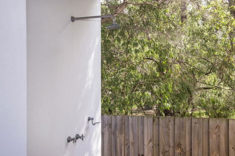 Calm Waters - Accommodation Port Hedland 11