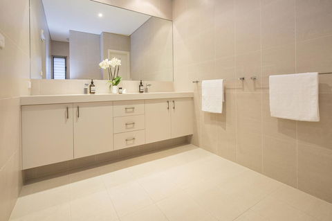 Calm Waters - Accommodation Port Hedland 3