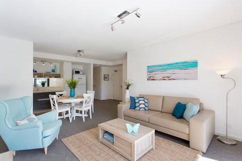 Beachside Living - South Fremantle - Accommodation Port Hedland 0