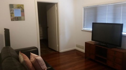 Leisurely Manor - Spacious Three Bedroom Home In Fremantle - Accommodation Port Hedland 10