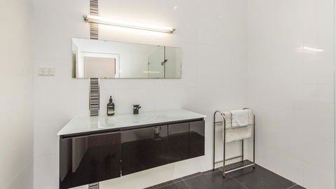 Leisurely Manor - Spacious Three Bedroom Home In Fremantle - Accommodation Port Hedland 18