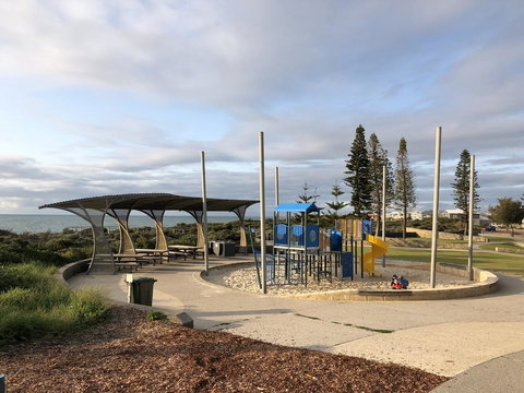 Beach House At SeaScapes.. - Accommodation Port Hedland 3