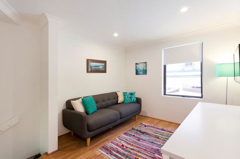 Monument Hill Townhouse - Fremantle - Accommodation Port Hedland 9
