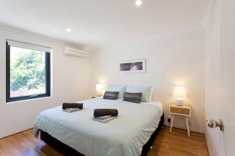 Monument Hill Townhouse - Fremantle - Accommodation Port Hedland 6