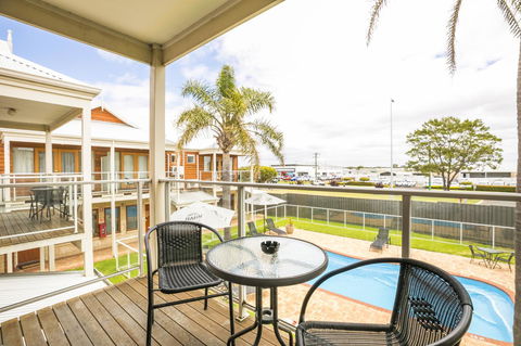 Nightcap At The Ship Inn - Accommodation Port Hedland 26