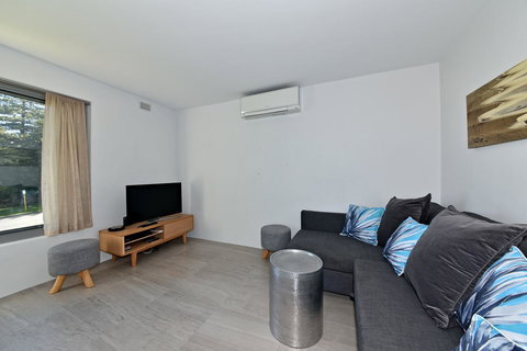 Cottesloe Apartment Close To Beach - Accommodation Port Hedland 10