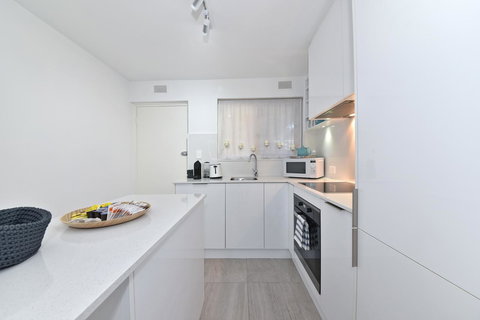 Cottesloe Apartment Close To Beach - Accommodation Port Hedland 3