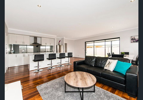 Vacation Home - Accommodation Port Hedland 9