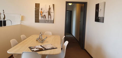 Lawley Luxury Views - Perth City, Swan River - Accommodation Port Hedland 14