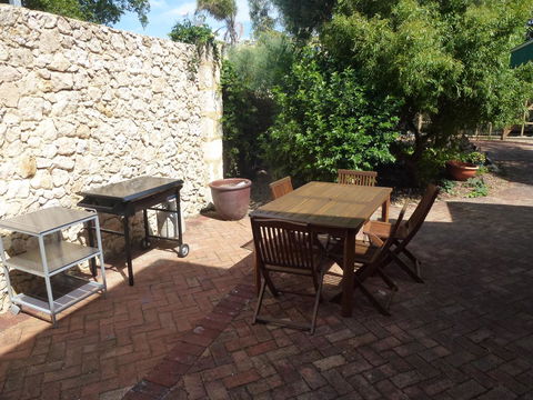The Russell House - Accommodation Port Hedland 17