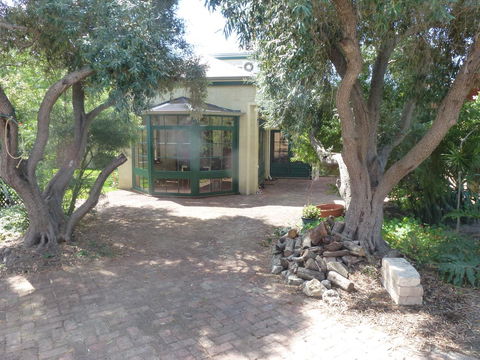 The Russell House - Accommodation Port Hedland 22