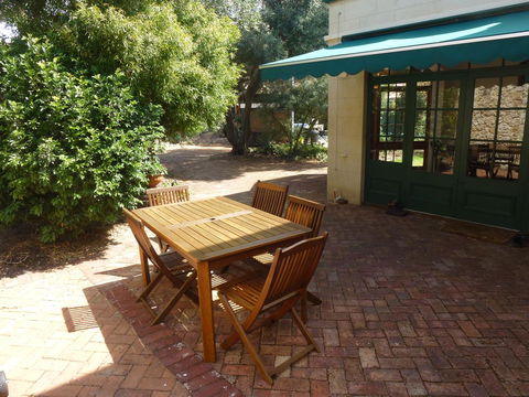 The Russell House - Accommodation Port Hedland 16