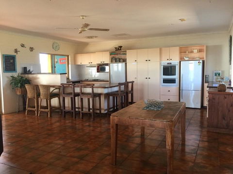 Surf Views - Accommodation Port Hedland 6