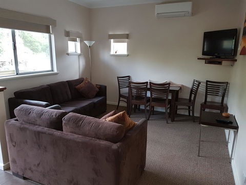 Adamsons Riverside Accommodation - Accommodation Port Hedland 38