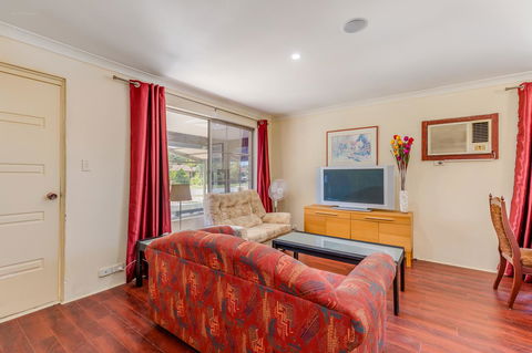 Brilliant, Neat, Convenient, Family-friendly House - Accommodation Port Hedland 1