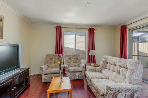 Brilliant, Neat, Convenient, Family-friendly House - Accommodation Port Hedland 6