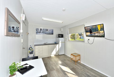 Mandurah Coastal Holiday Park - Accommodation Port Hedland 2