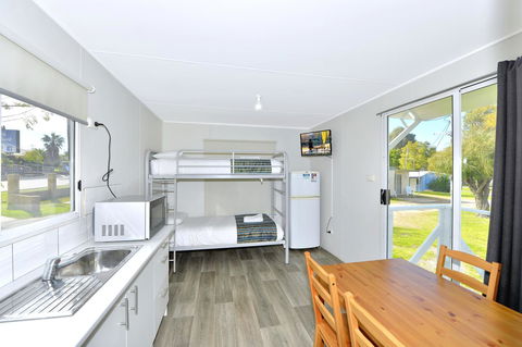 Mandurah Coastal Holiday Park - Accommodation Port Hedland 17