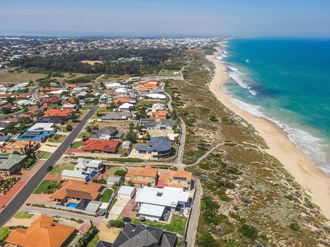 Caravel Beach House Mandurah - Accommodation Port Hedland 17