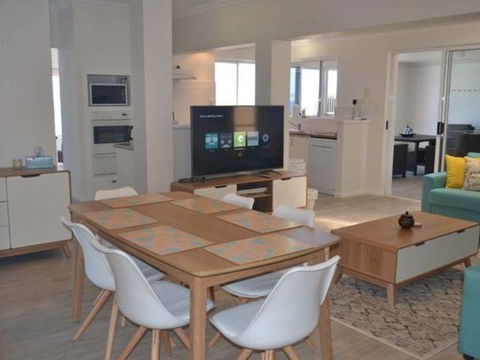Caravel Beach House Mandurah - Accommodation Port Hedland 22