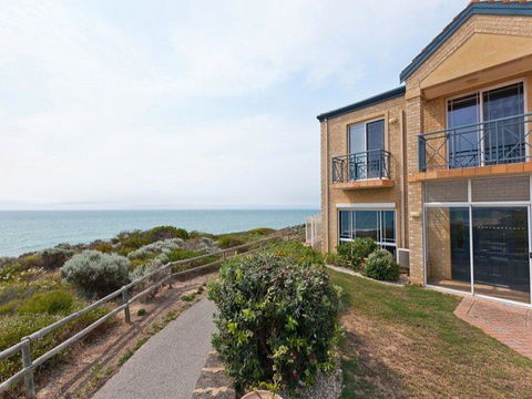 Caravel Beach House Mandurah - Accommodation Port Hedland 0