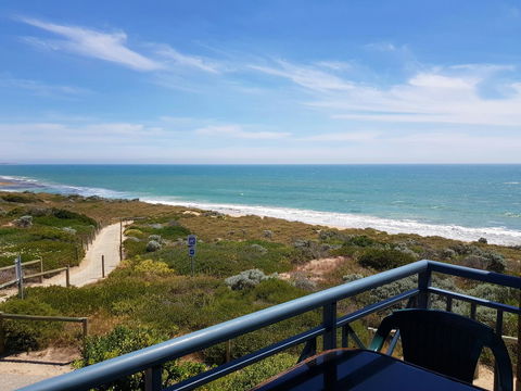 Caravel Beach House Mandurah - Accommodation Port Hedland 8