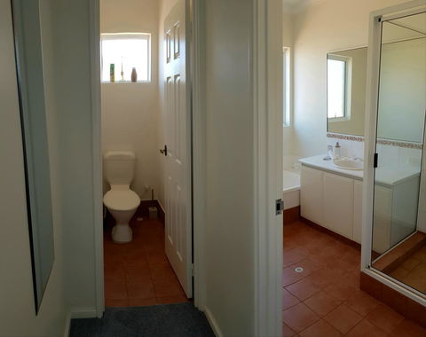 Caravel Beach House Mandurah - Accommodation Port Hedland 10