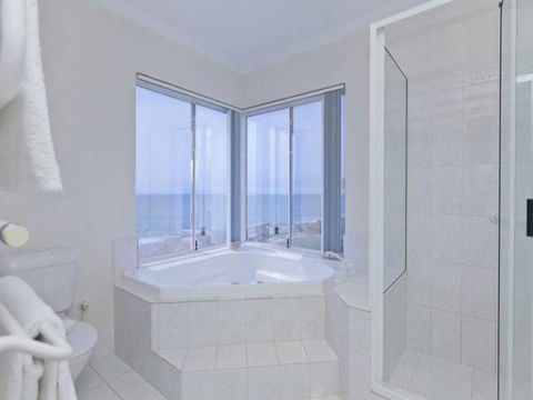 Caravel Beach House Mandurah - Accommodation Port Hedland 32